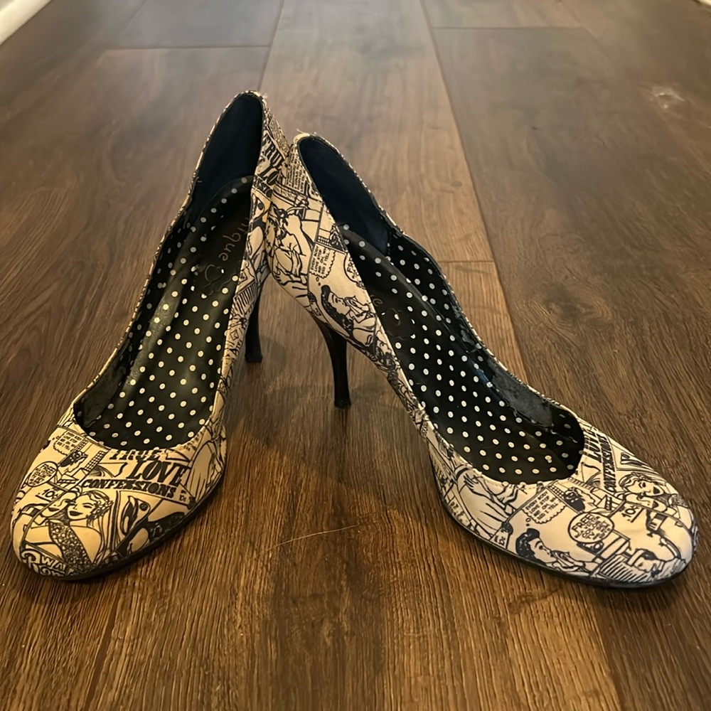 Comic Strip Pumps